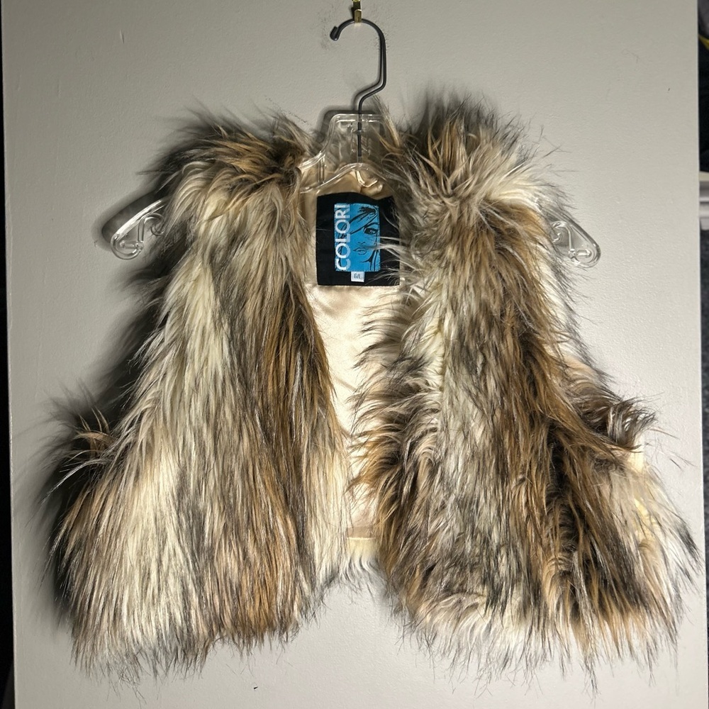 Cropped faux fur vest - Picture 2 of 9
